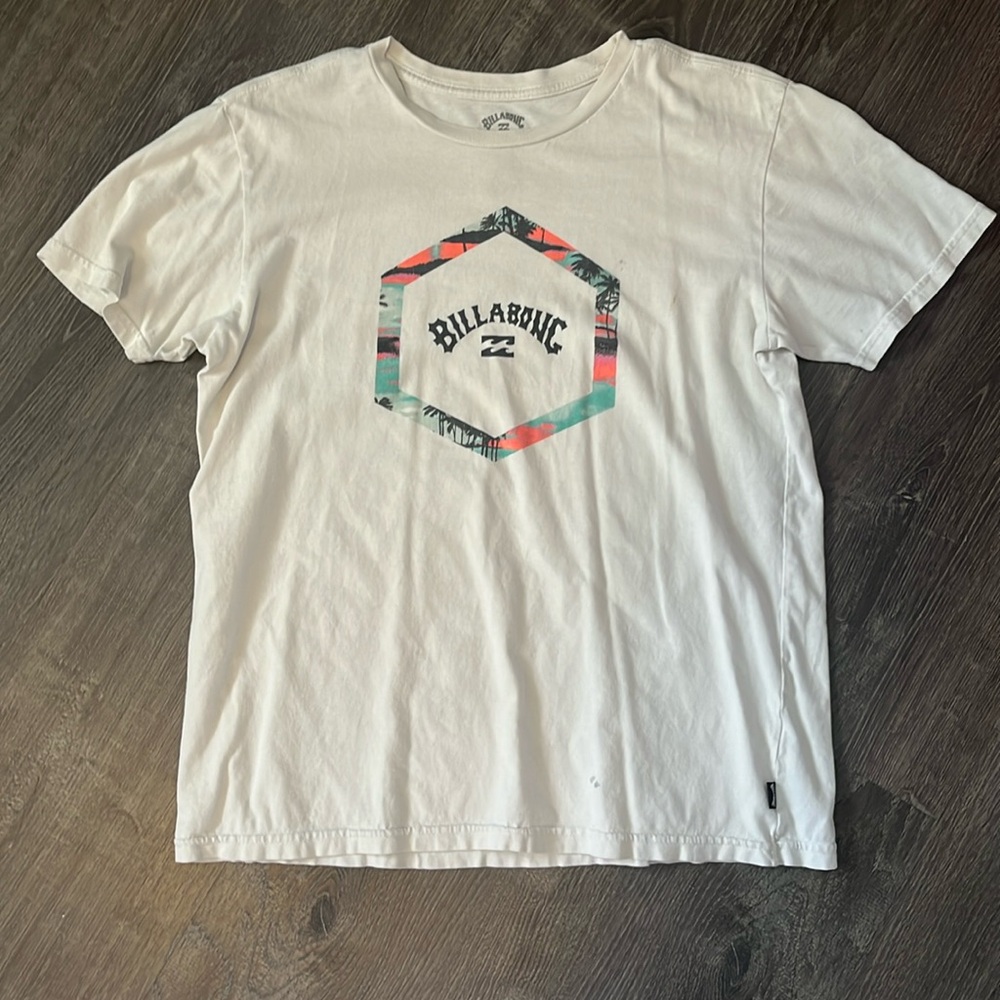 White billabong shirt